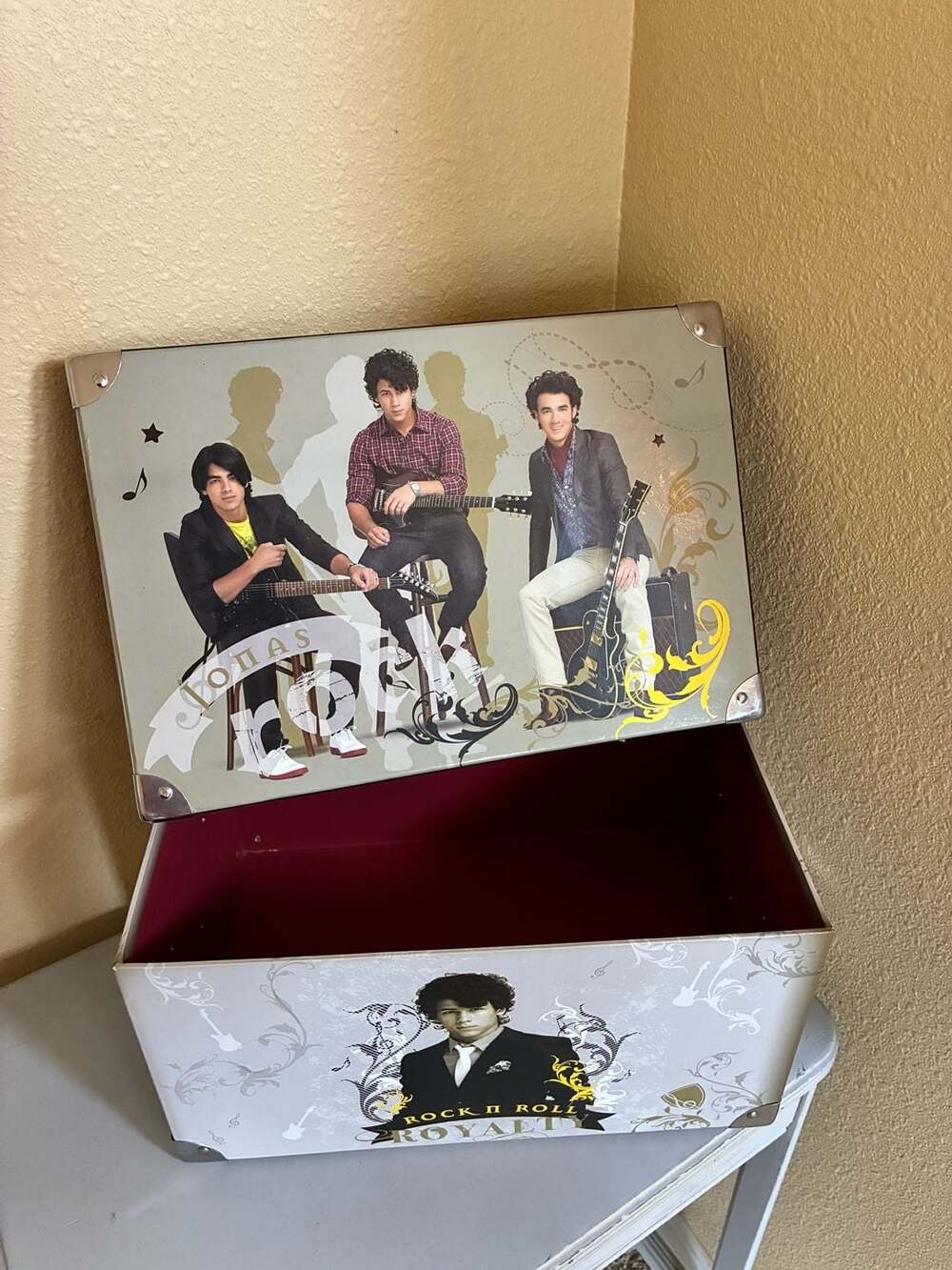 Y2K Jonas Brothers Rock N Roll Royalty Decorative Storage Box Trunk Rare Vintage